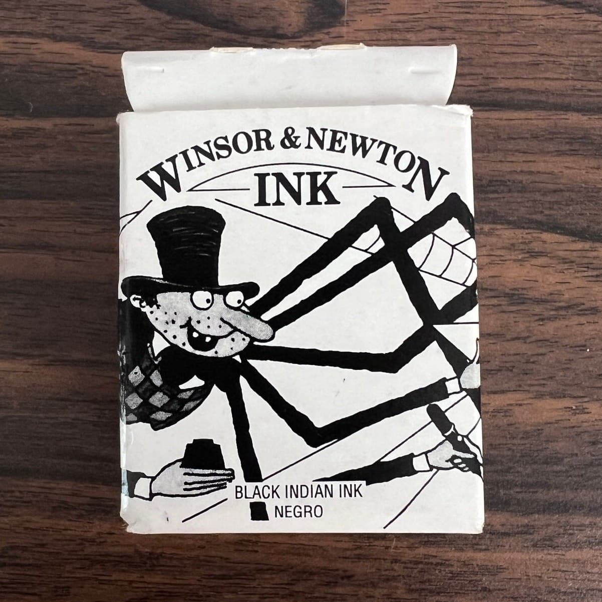 Vintage Winsor & Newton 951 Black Indian Ink Spider Goth Art Calligraphy Bottle 4