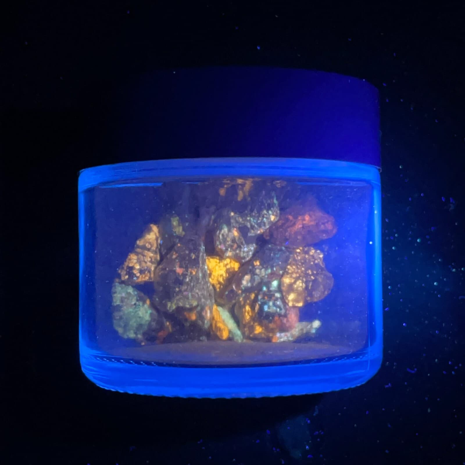 1oz Fluorescent Sphalerite Chips Shaker, Horn Silver Mine,  Triboluminescent! 2