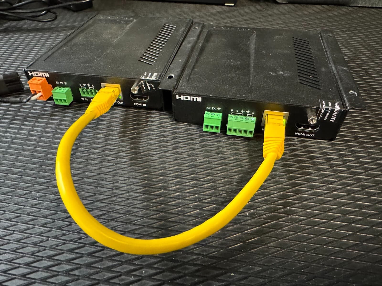 Atlona AT-UHD-EX-100CE-RX & AT-UHD-EX-100CE-TX TX / RX Set UHD 4K HDMI 2