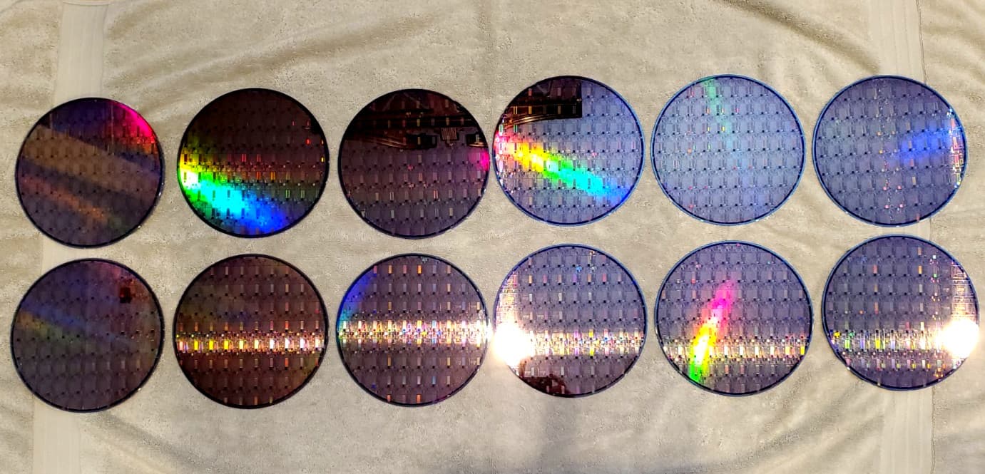 12 PC Lot IC Chip Semiconductor Silicon 200mm 8" Wafers All Same Lithography #GH 3