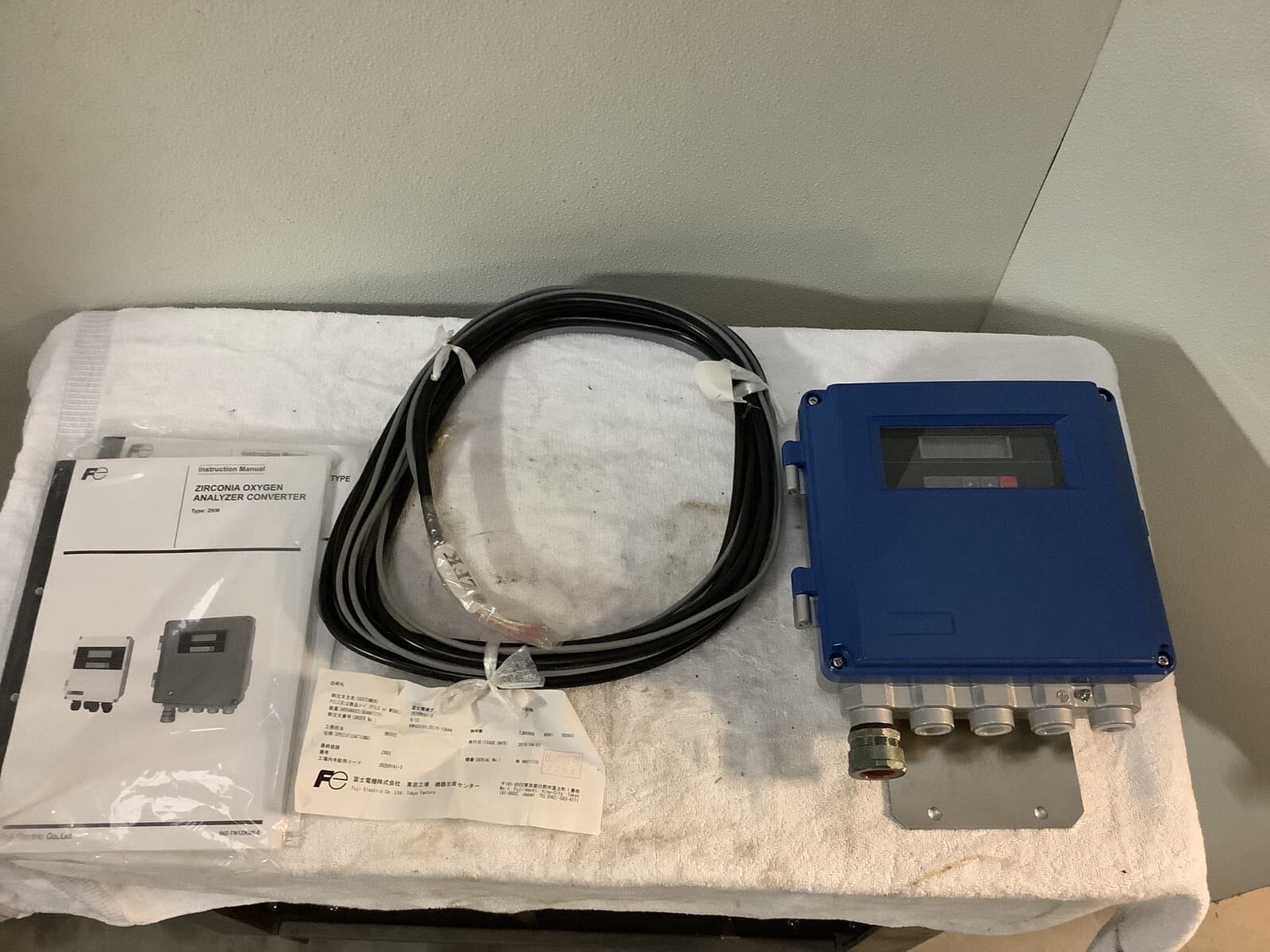 Fuji / Delta Instrument ZKM2B111-YEY7 Zirconia Oxygen Analyzer Transmitter