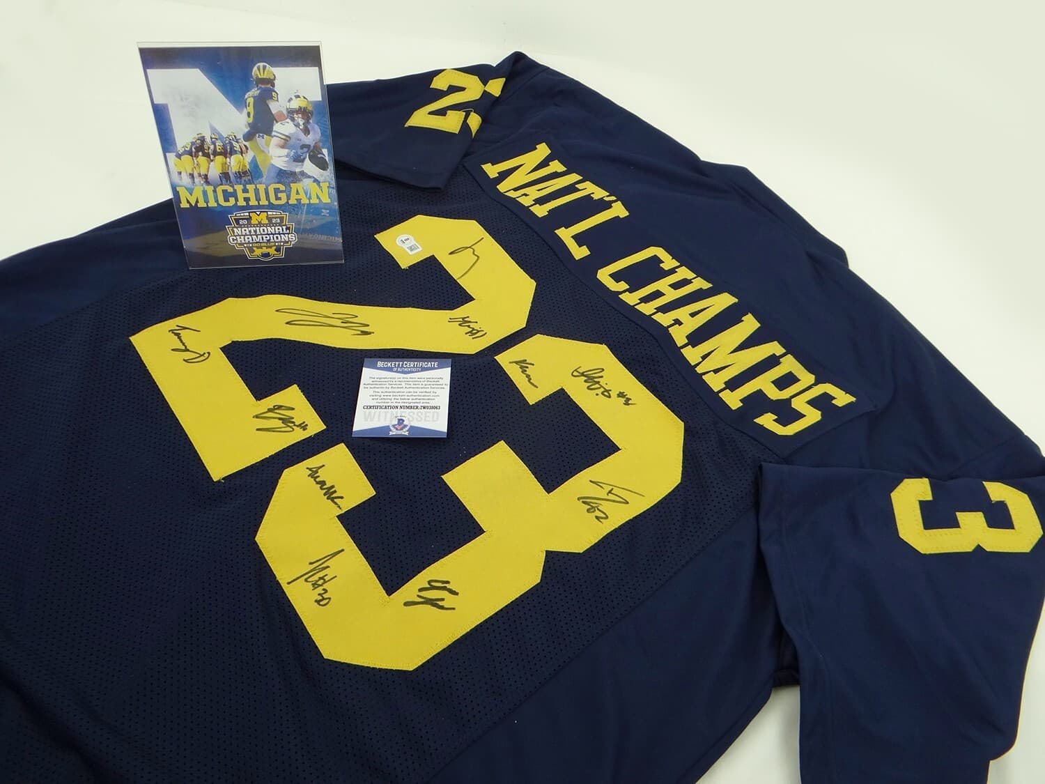 2023 Michigan Wolverines Team Signed Jersey JJ McCarthy & 12 Others w/BAS COA 4