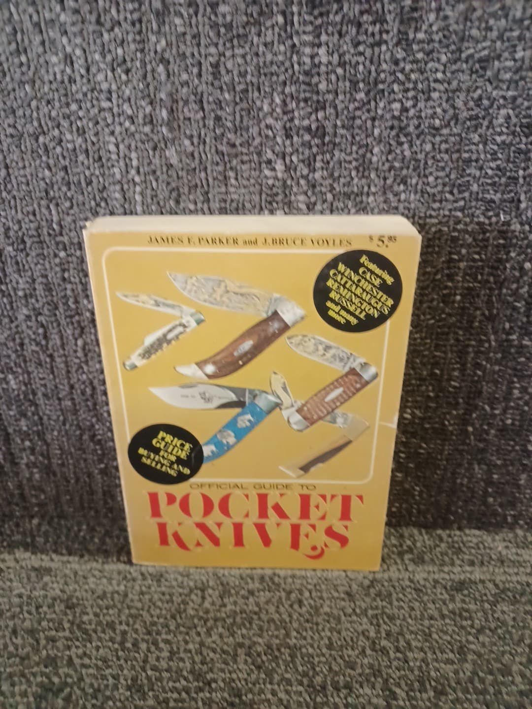 Official Guide To  Pocket Knives By Parker & Voyles