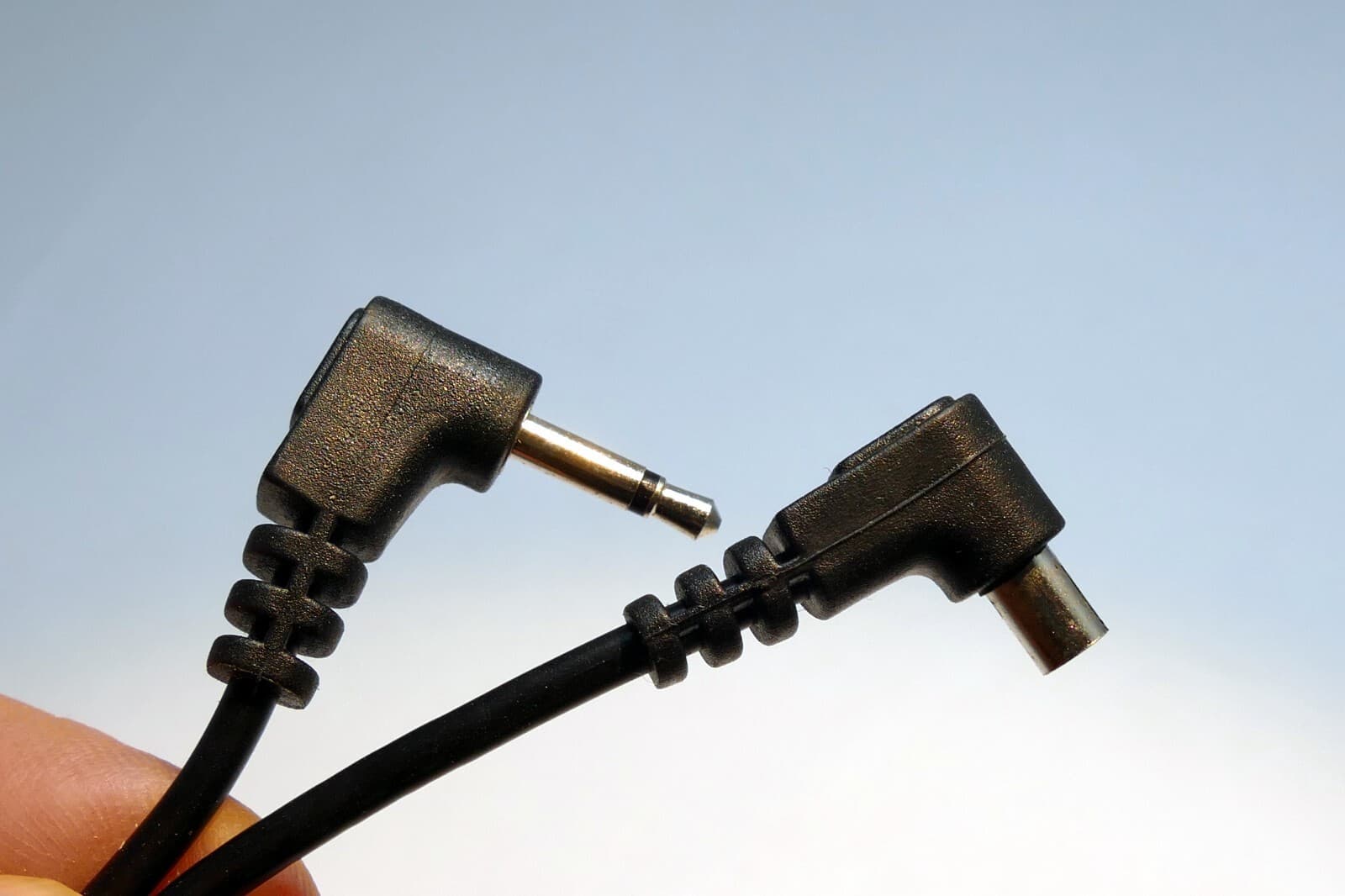 1 foot  Flash Strobe Extension Cord  PC Male to 2.5 mm  male phone camera 2