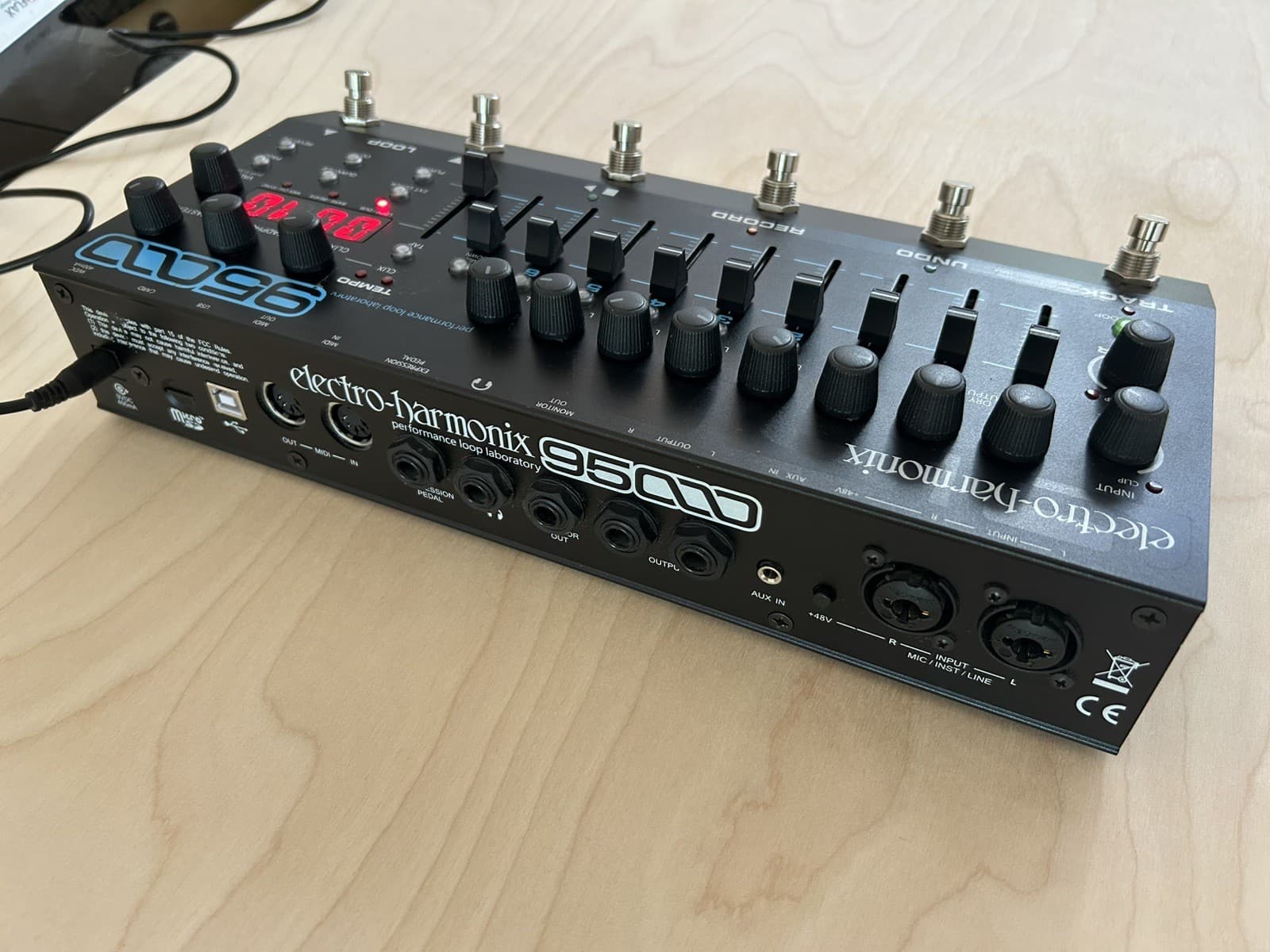 Electro-Harmonix EHX 95000 Performance Loop Laboratory Looper Pedal 3