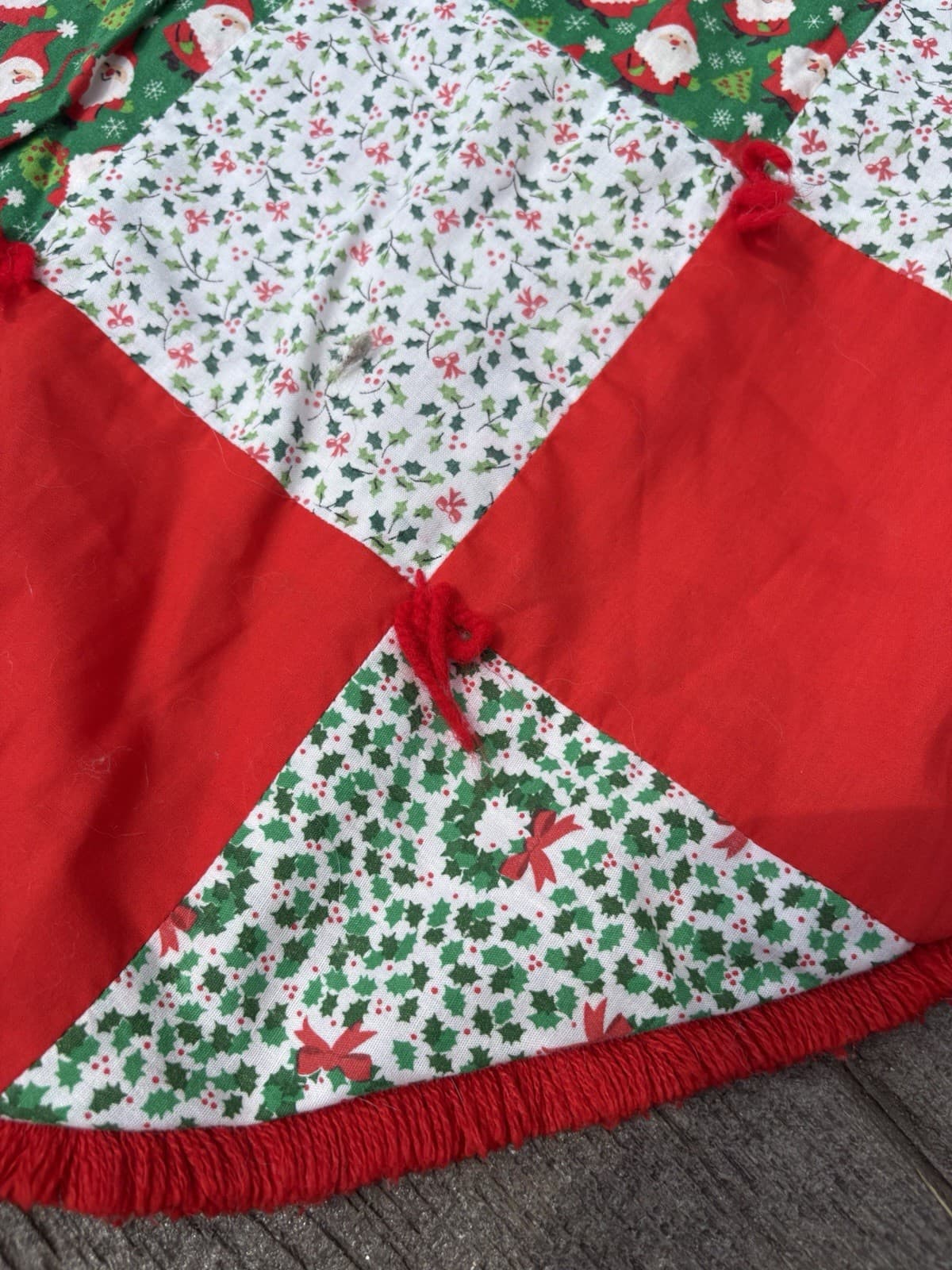 Vintage 54 Inch Quilted Patchwork Christmas Tree Skirt Kitsch Yarn Tied EUC 5