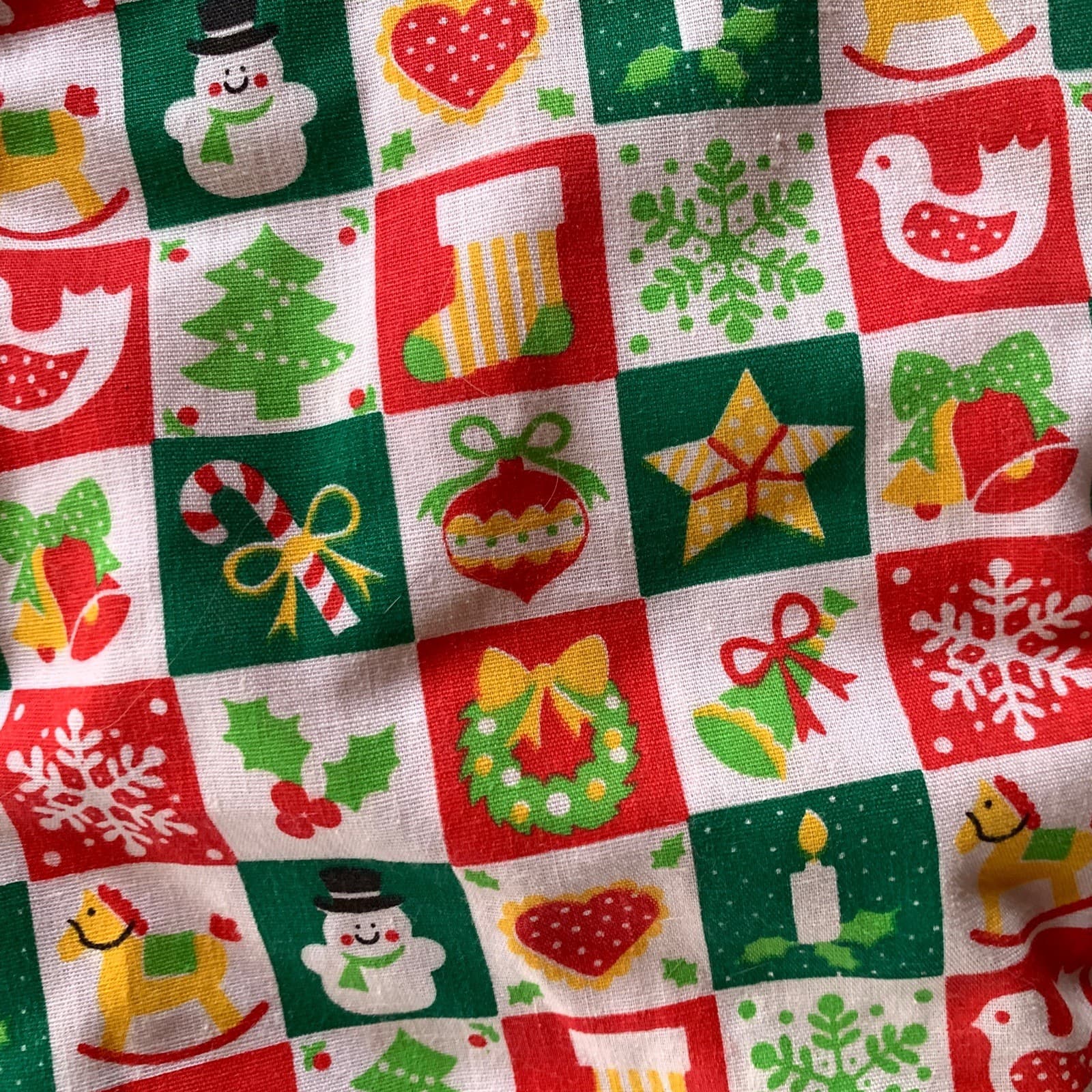 Vintage 70's Handmade Christmas Tree Skirt Patchwork Quilt Padded 44 Inch Round 3