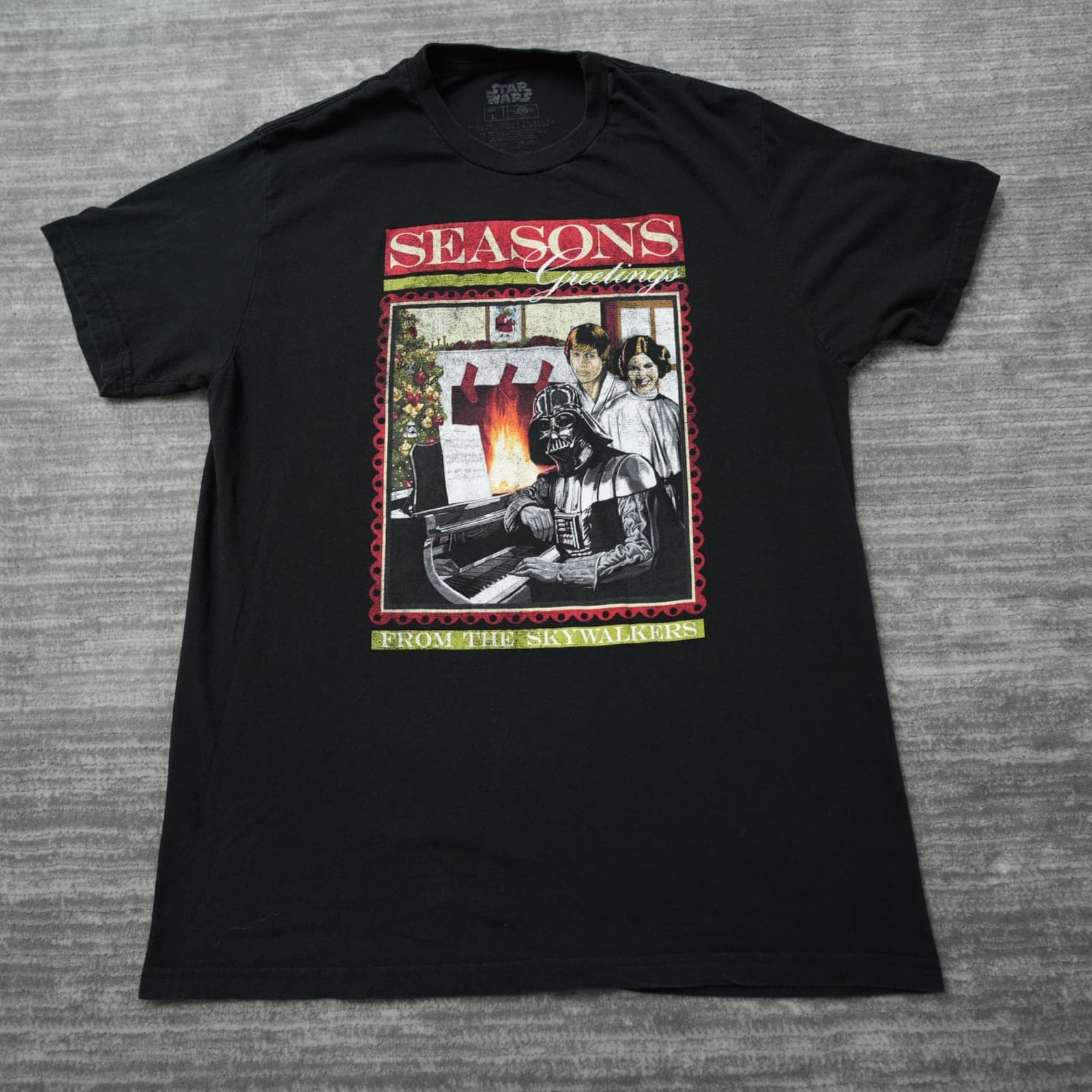 Star Wars T Shirt Seasons Greetings Vader Skywalkers Piano Christmas Tee Large