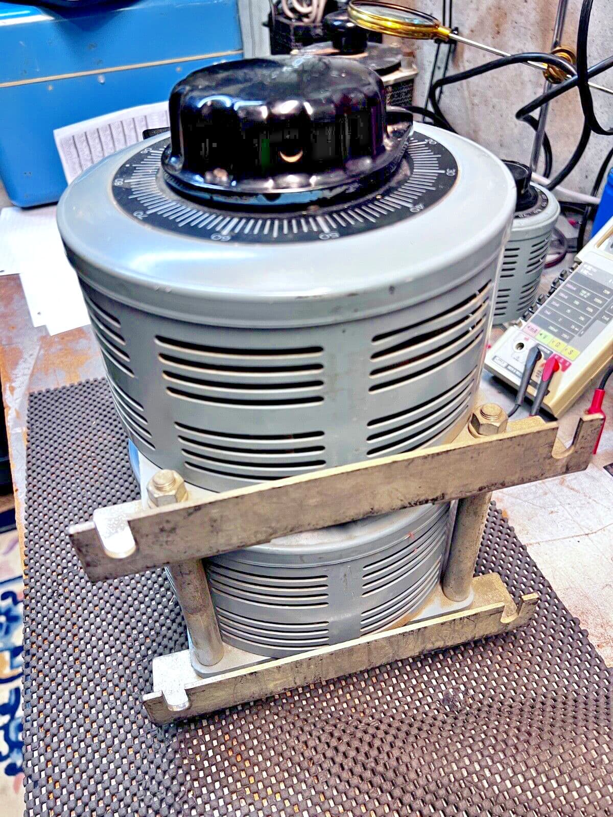 Powerstat 236B-2 Variable Autotransformer 240-volt, 50/60Hz 2