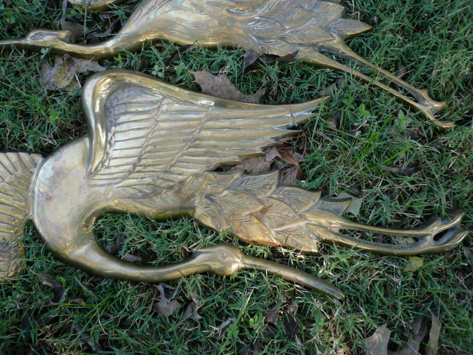 MONUMENTAL PAIR PATINATED VINTAGE BRASS HANGING HERONS FLYING GARDEN WALL 32"L 4