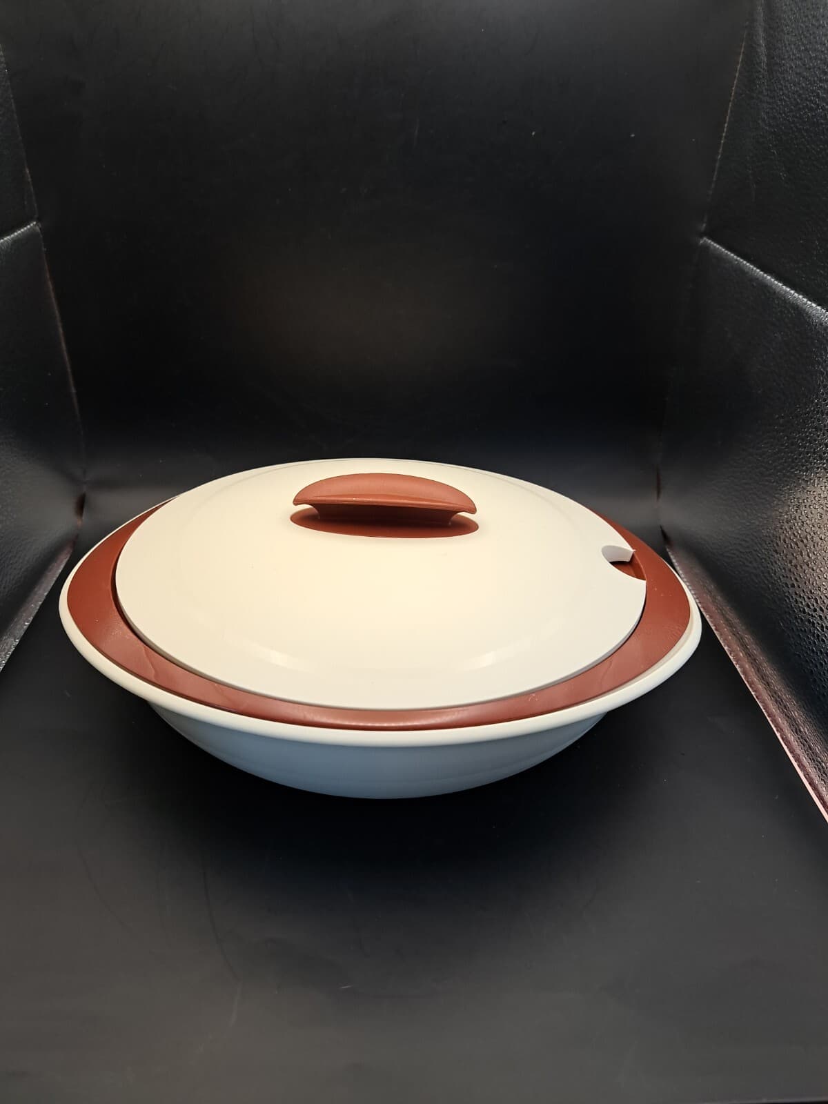 Tupperware 5006 Microwave Heat and Serve Insulated Oval Bowl 2.1 Liter 3 Pc.