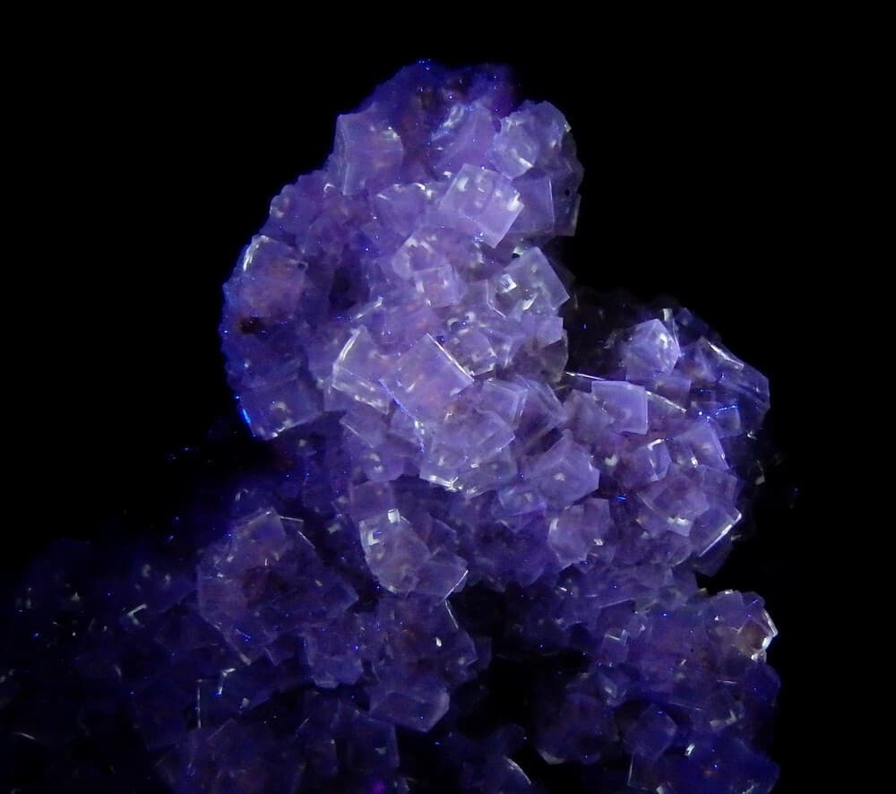 FLUORITE yellow crystals ++ SPAIN Asturias Moscona ++  LW fluorescent !!! /pk846