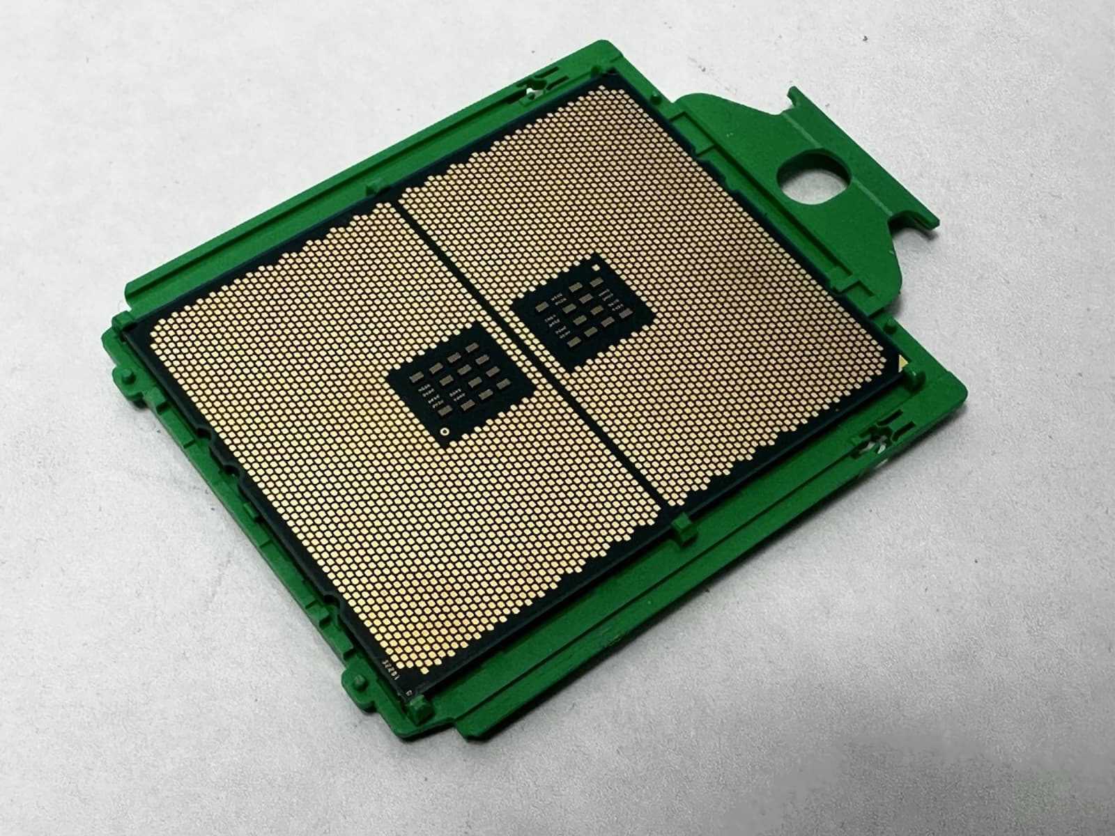 AMD EPYC 7452 32-Core 2.35Ghz 128MB Rome 7002 CPU Server Processor - Unlocked 2