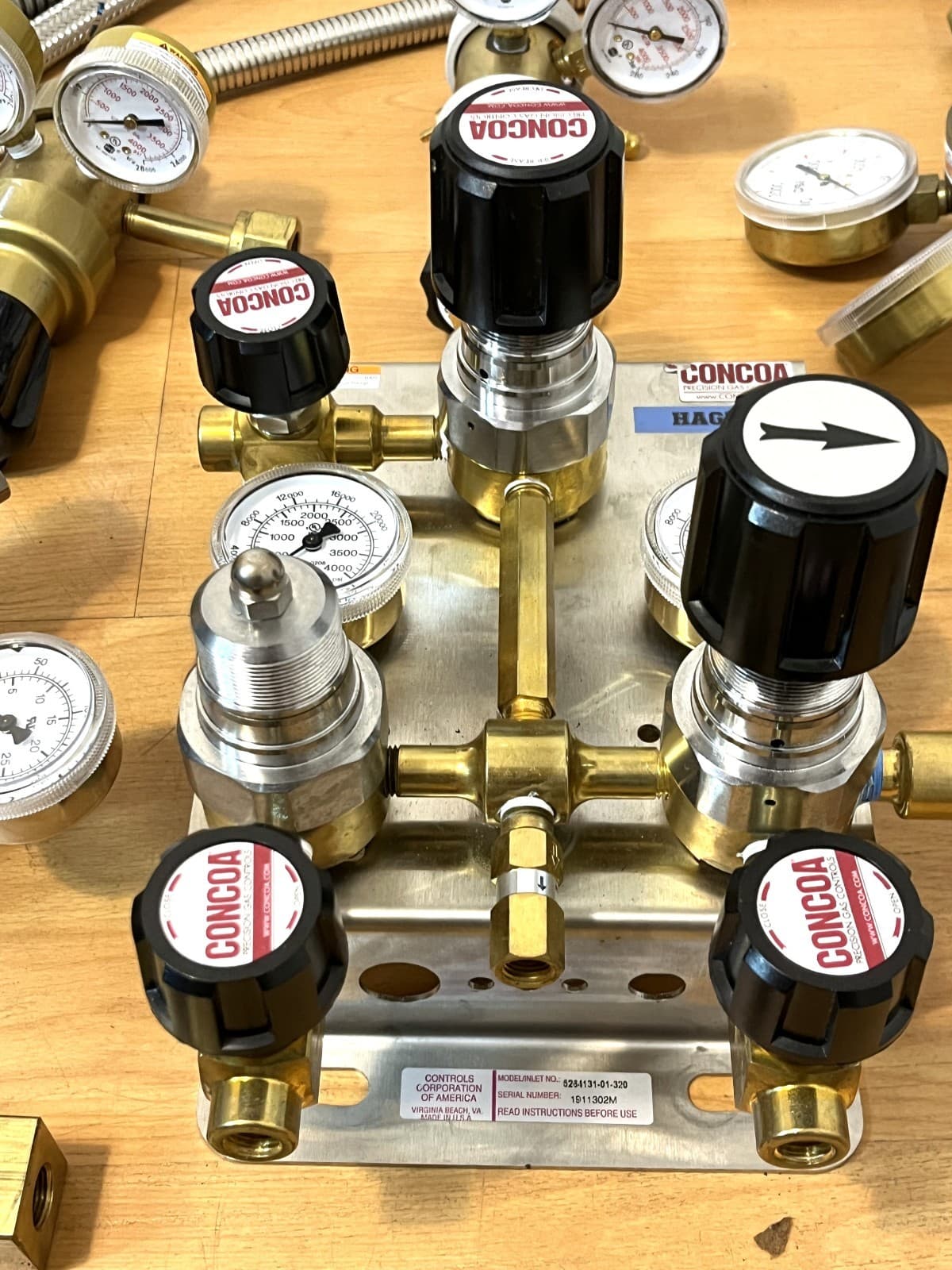 Lot of Gas Regulators, Manifolds & Valves CONCOA UniWeld GENTEC NOSHOK  2