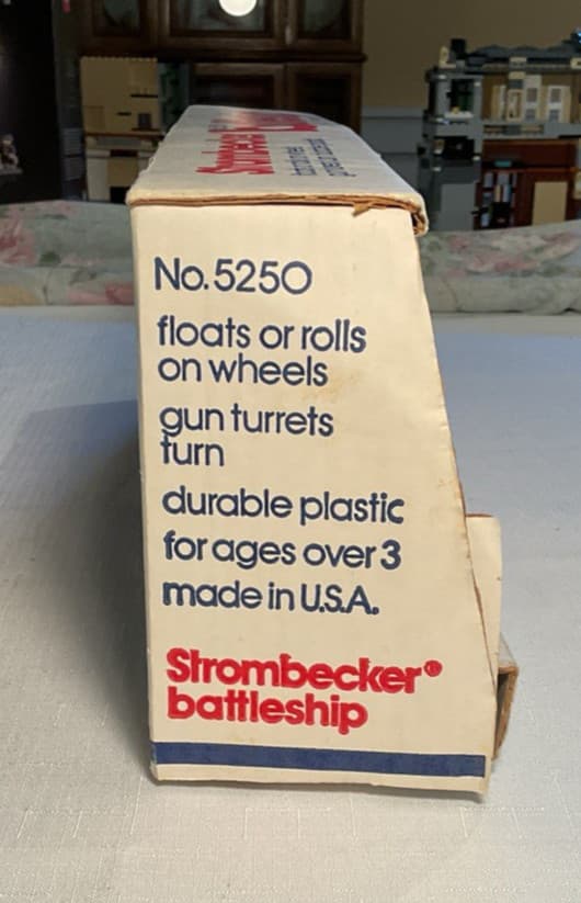 Vintage Strombecker toy Battleship #5250 1982 in original box preowned 5
