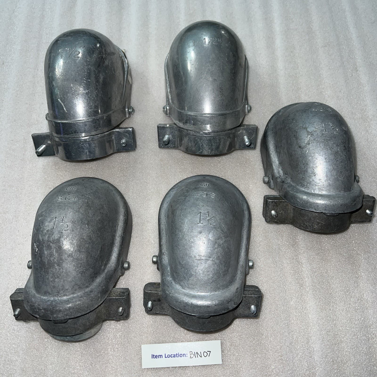 CLAMP ON STYLE SERVICE ENTRANCE CAP 1-1/2" RIGID CONDUIT ALUMINUM LOT OF 5 2