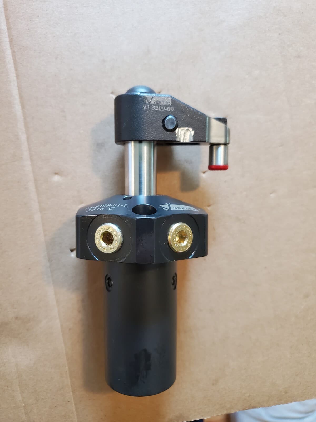 Vektek 14-6109-01-L Tuffcam Swing Clamp Brand New 91-5209-00 Clamp Included