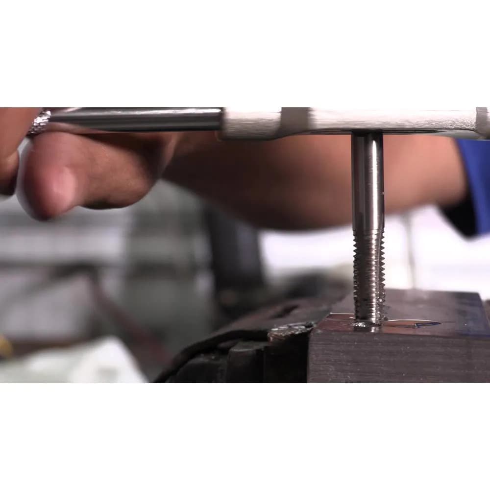 1 in. -11-1/2 Carbon Steel NPT Pipe Tap 5