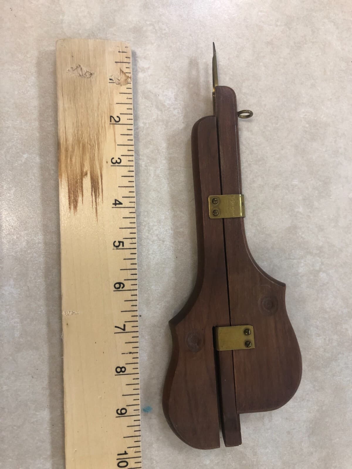 Vintage Wood Rug Hook Punch Sliding Needle Shuttle Tool, Excellent Condition