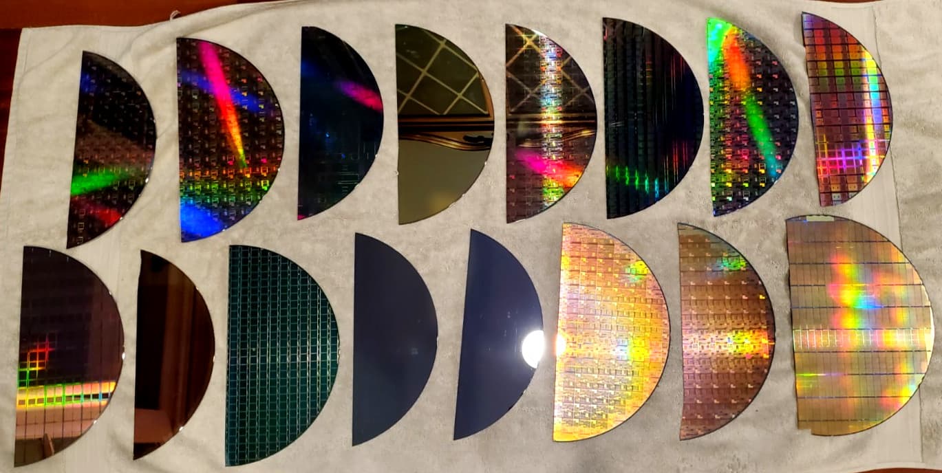 16 PC Lot Half Moon Silicon Semiconductor Lithography 300mm Wafer Slices Lot #AD