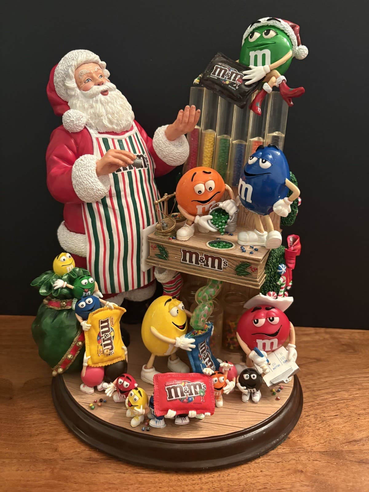 M&M's SANTA CLAUS Danbury Mint Holiday Christmas Figurine Great Condition!