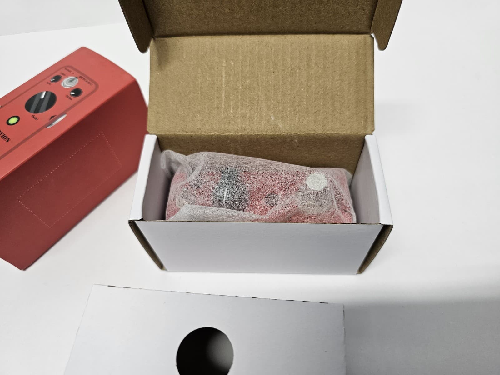 AITONE Distortion Pedal Mini Electric Guitar Effect w/2 Modes True Bypass At-05 3