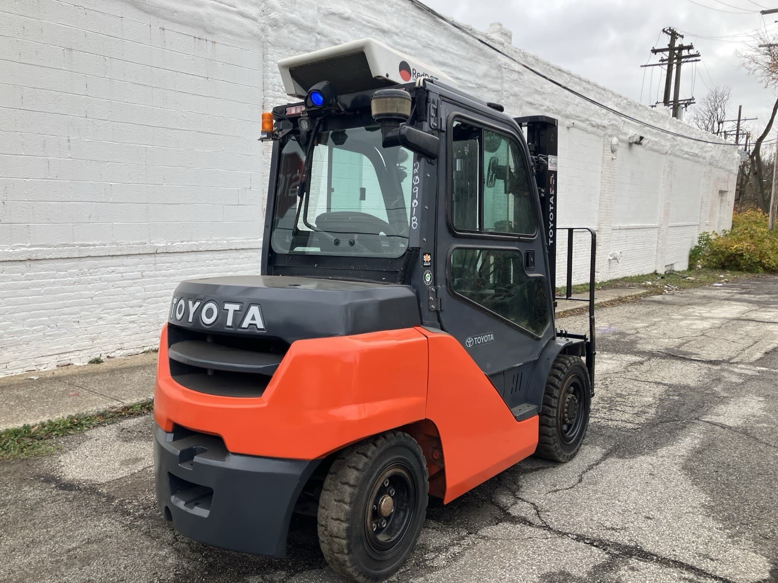 2020 Toyota 8000 LB  Solid Pneumatic Forklift With Side Shift and  2 Stage Mast 4