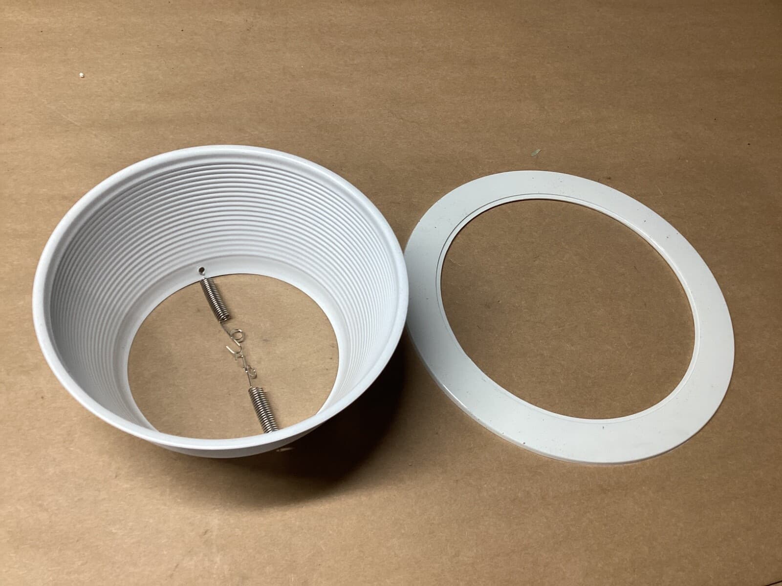 Juno Lighting V3024W-WH 6” Conical Baffle Trim Round White VuLite #112E114PR6*CO 3