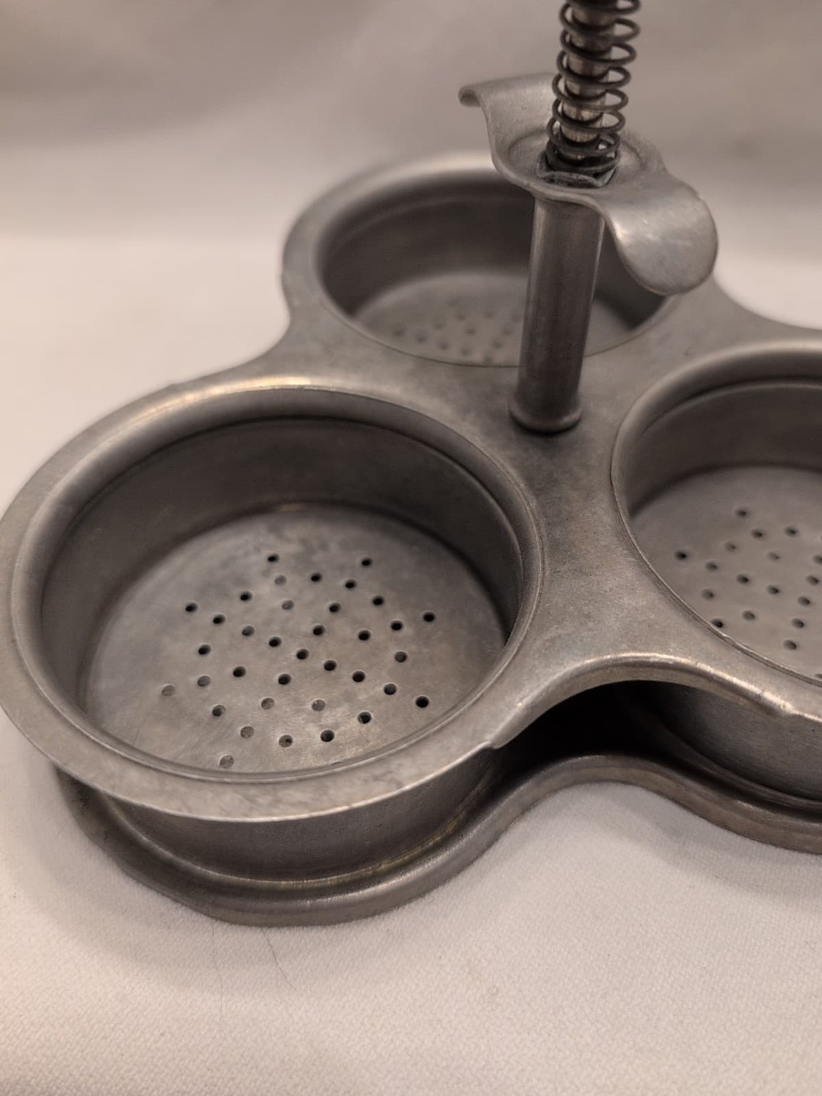 VINTAGE EGG POACHER WITH GREEN NOB 6