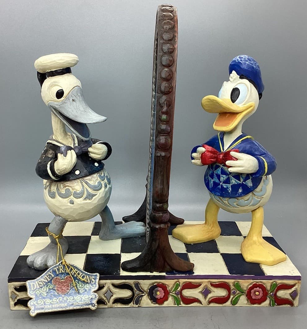 Jim Shore Disney Traditions Showcase Collection “Handsome As Ever” Donald Duck