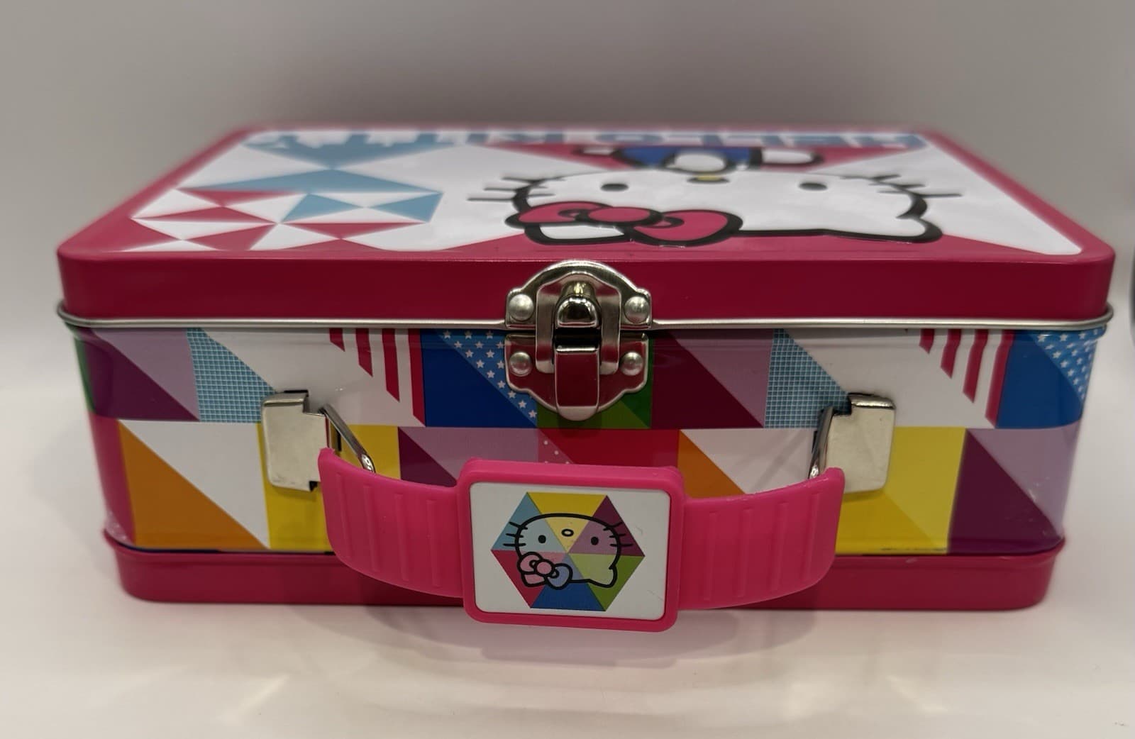 Sanrio Hello Kitty Tin Collectible Lunch Box/Purse 2014 4