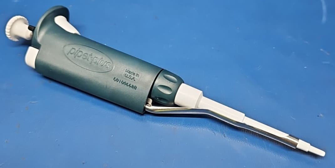 New, Rainin Pipet Plus Pipettes RL-10 Pipettor latch style 0.5 to 10 ul LTS. 6