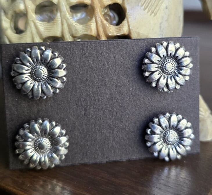 4 piece Silver Sunflower Magnetic Pins . Hunt Seat, Western.  Hat magnetic Pins. 6