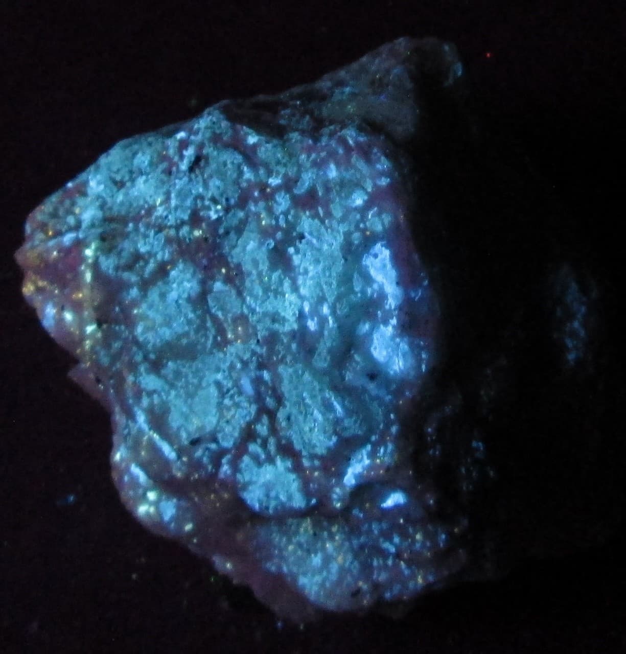 Hydrozincite Chondrodite Diopside Fluorescent Minerals Long Lake, Ont, Canada 3