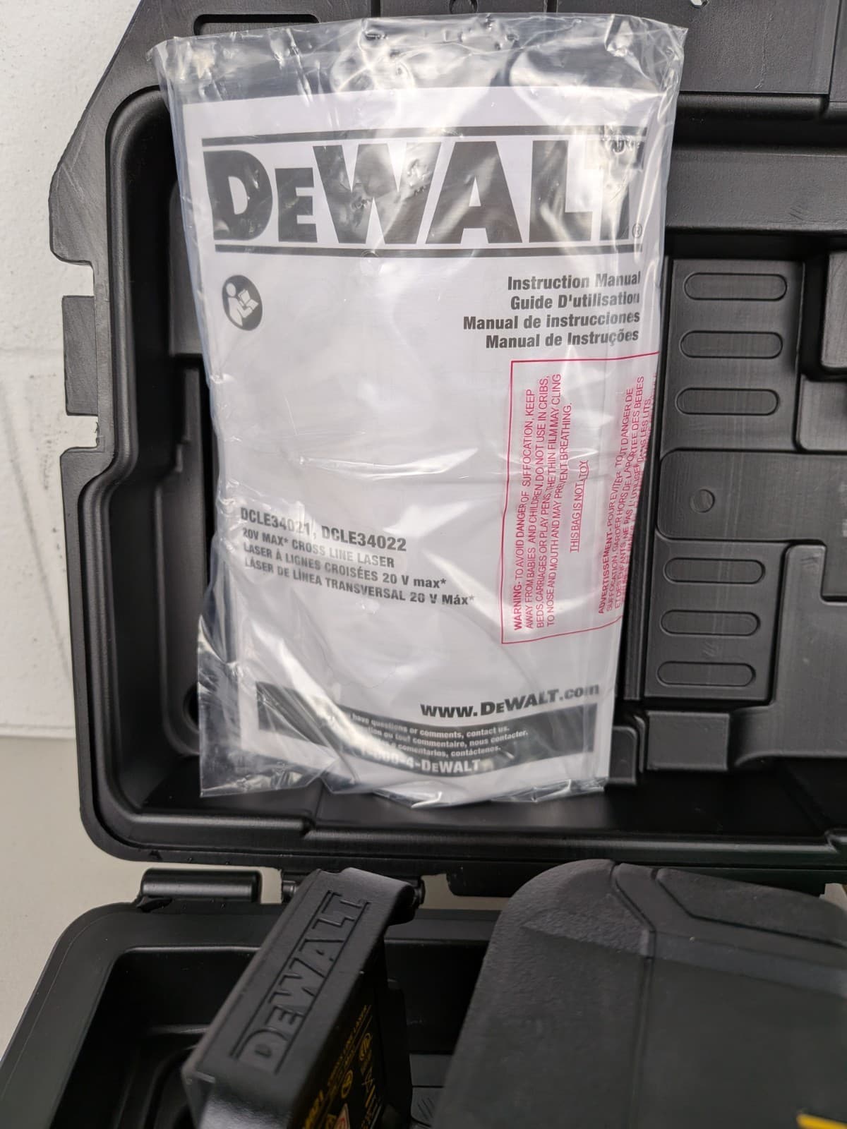 DEWALT DCLE34021 20V MAX Li-Ion Cordless Green Cross Line Laser (Tool Only) 3