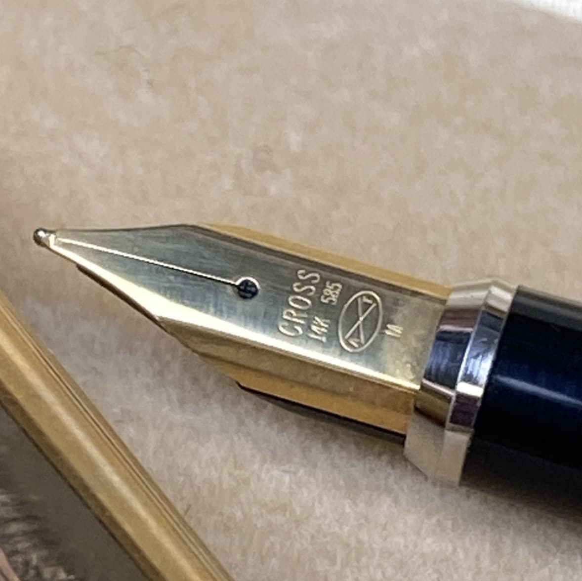 Cross Century 10K Gold Filled Fountain Pen w/14K Gold Medium Nib 6