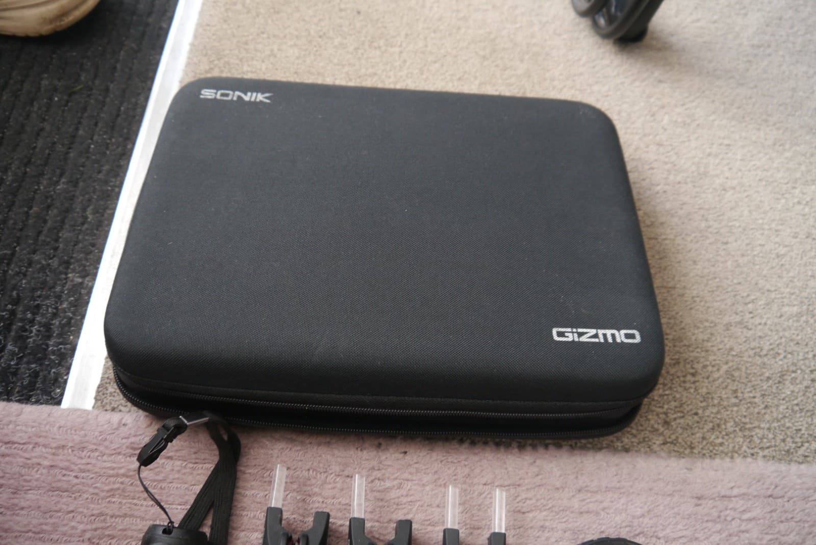 SONIK GIZMO BITE ALARMS WITH RECEIVER X3 USED COARSE FISHING TACKLE 2