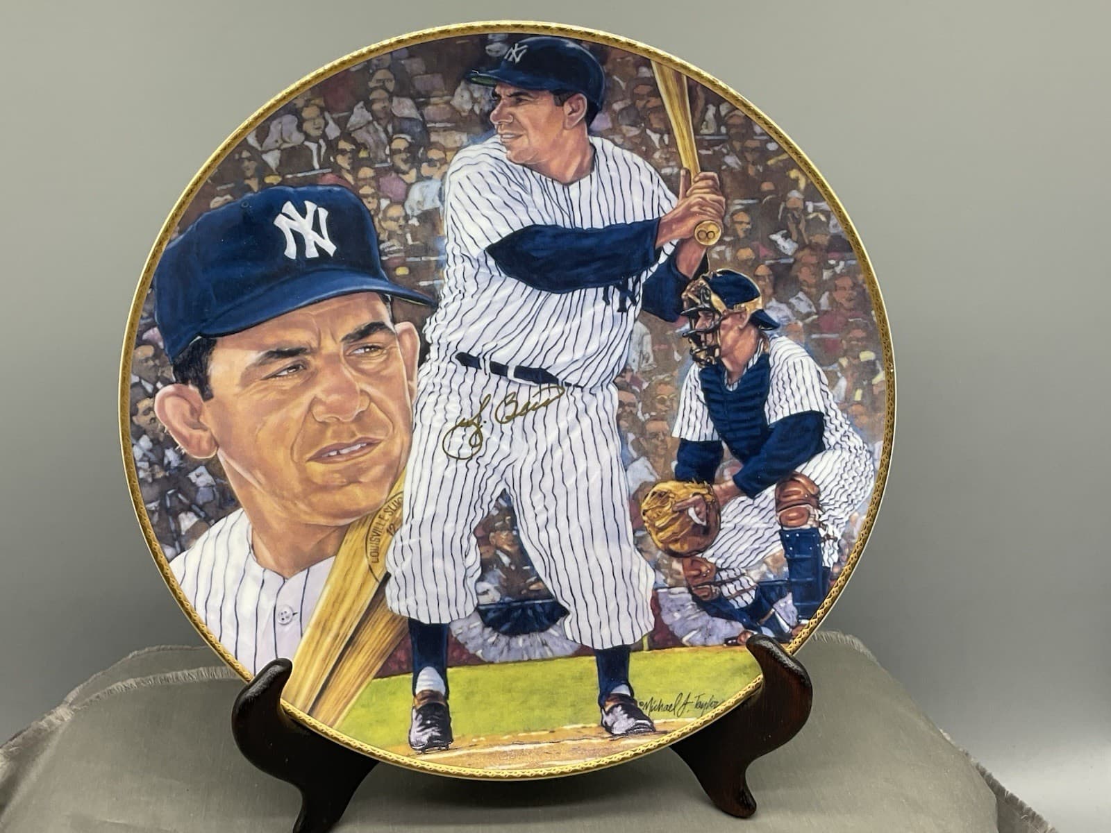 Vintage Yogi Berra Gartlan "It Ain't Over" Commemorative Plate-No. 679 - Signed 2