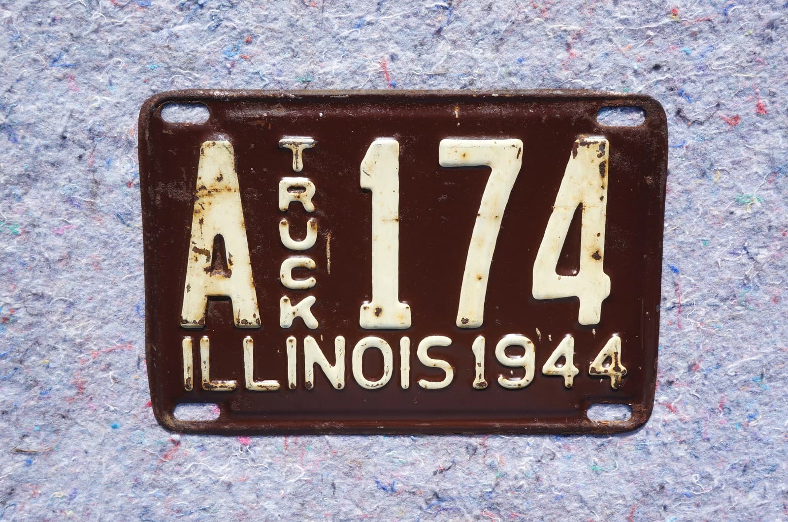 1944 Illinois TRUCK License Plate Low # A - 174 3