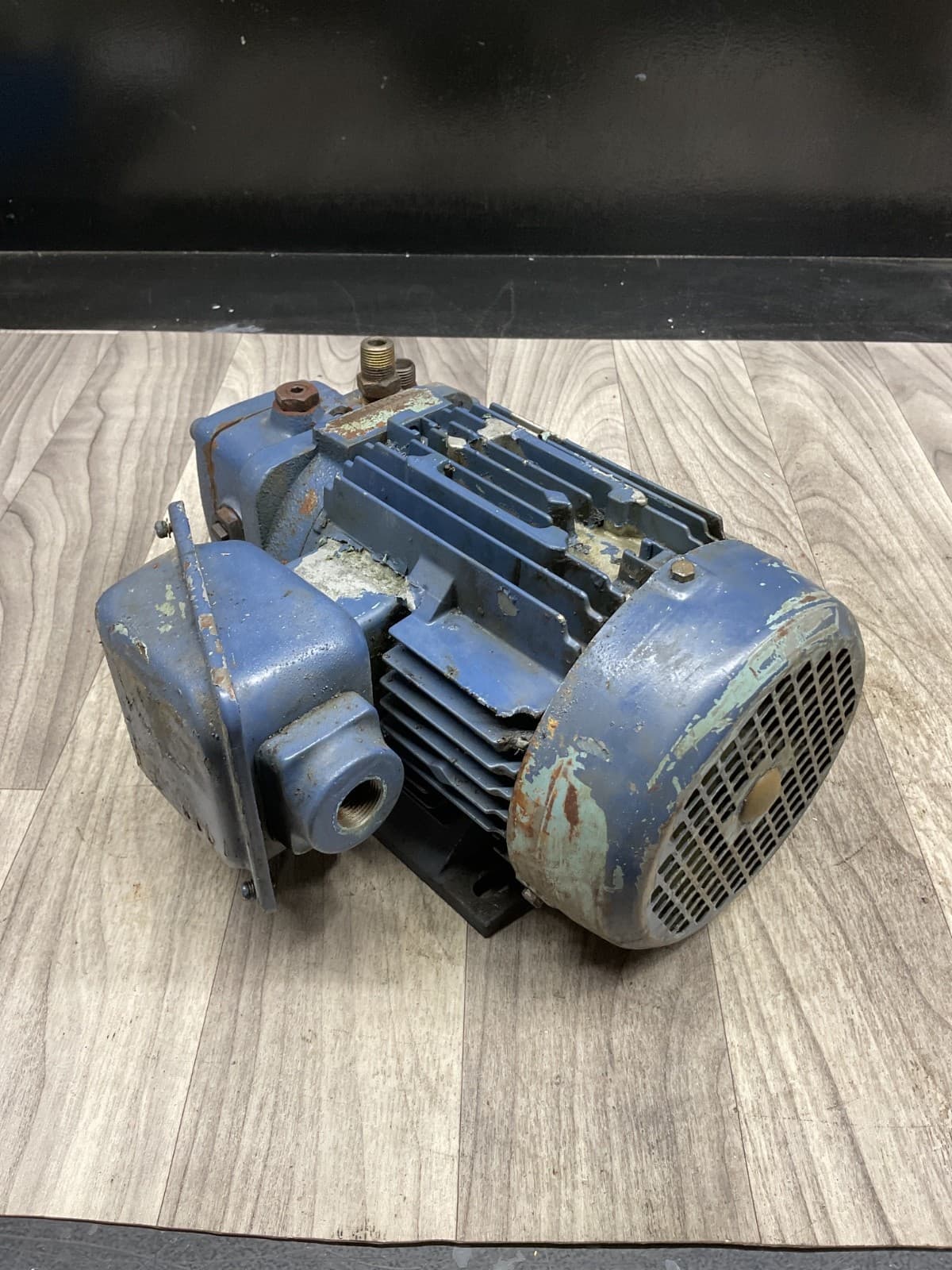 Hitachi  Induction Motor 3Ph, 4Pole, & Nachi Variable Vane Pump #4023D149PR5SI 5