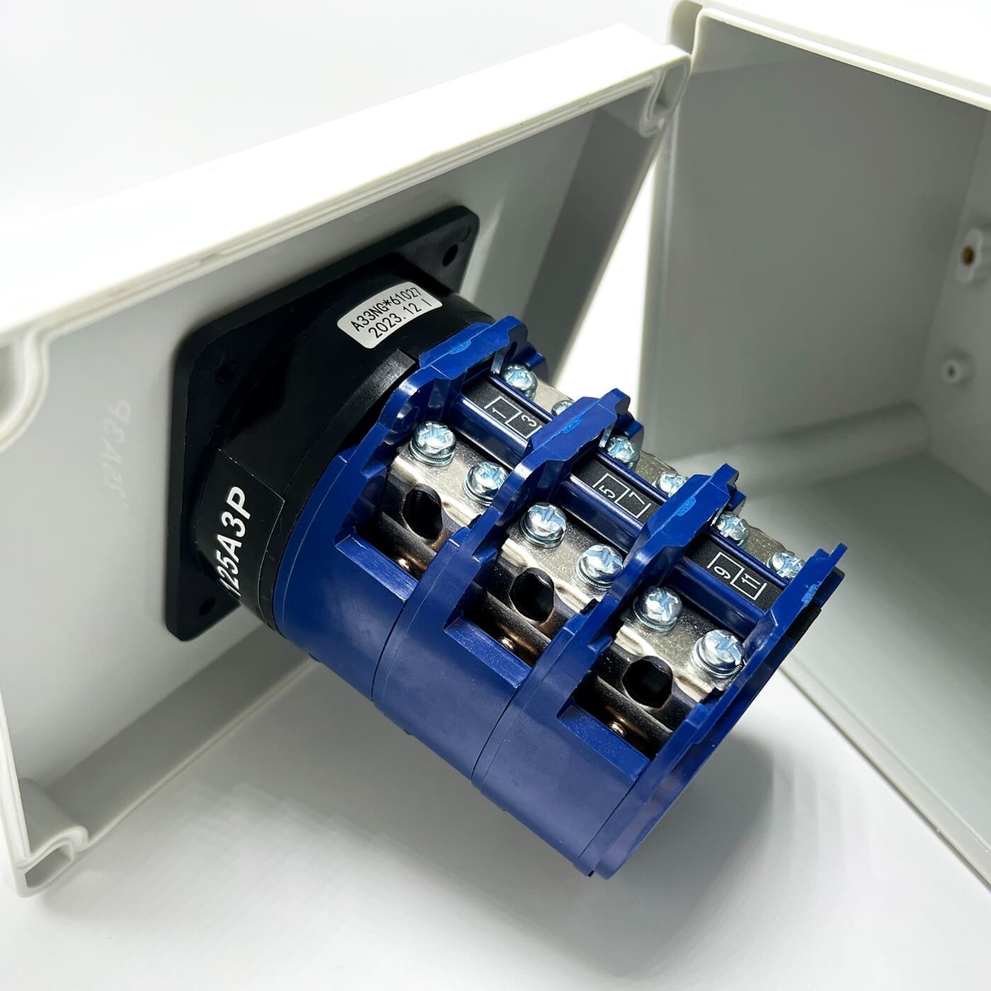 125A Manual Transfer Switch, Shore-Off-Inverter/Gen for 120V or 240V Devices 5