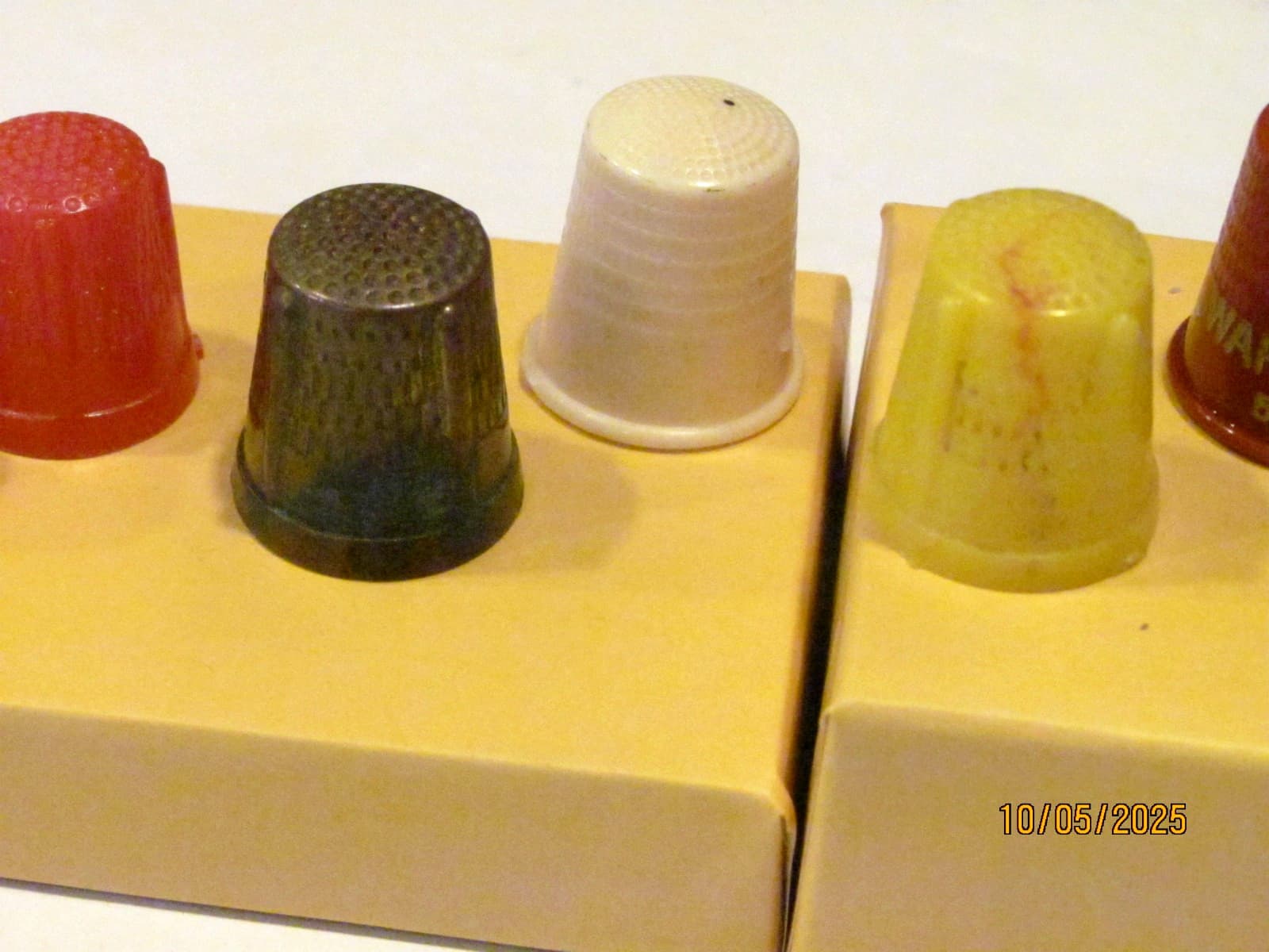Multicolored Plastic Ridged,pointed,  WARN & WARN SHOES,  Thimbles Lot of 8 3