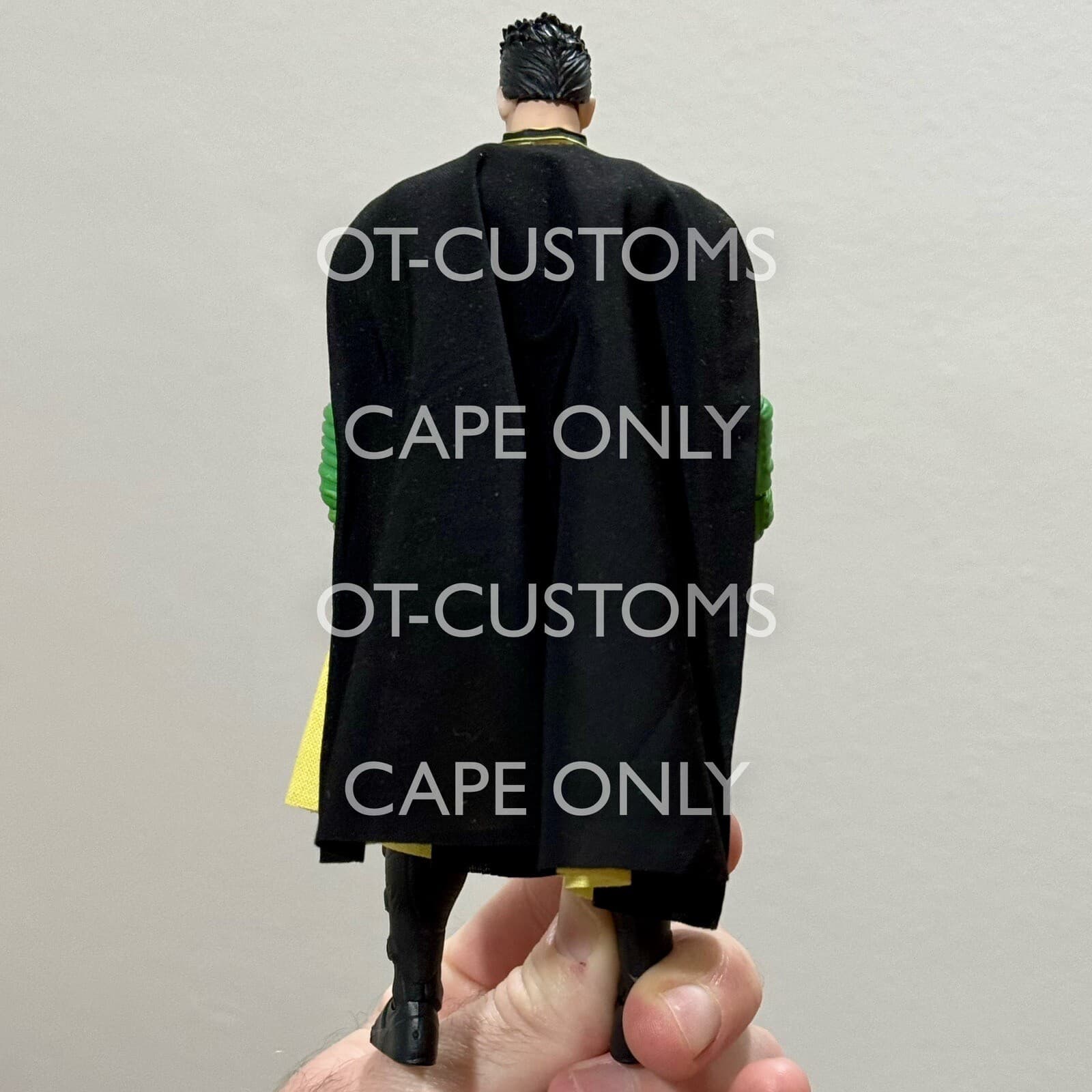 Wired Cape - Robin McFarlane Toys DC Multiverse Rebirth 3