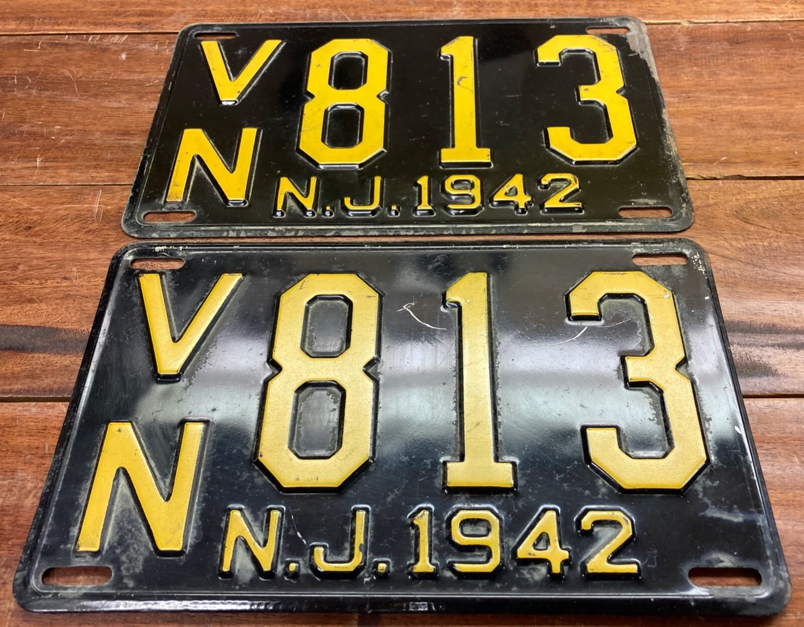 V. NICE 1942 1943 MORRIS COUNTY, NEW JERSEY LICENSE PLATES, ORIGINAL PAINT VN813 2