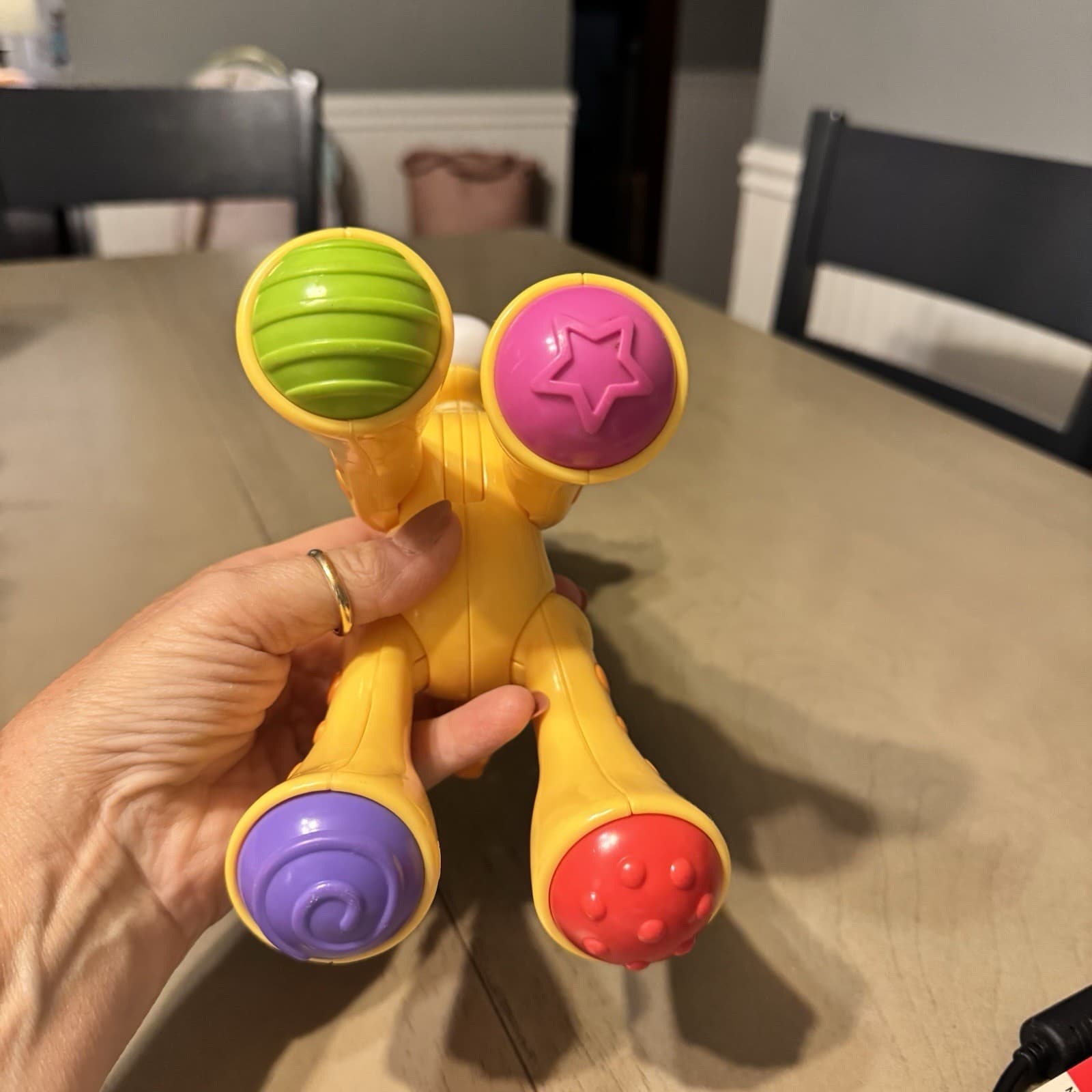 Fisher Price Amazing Giraffe Click & Clack Animal Noise Maker Toy Textured 3