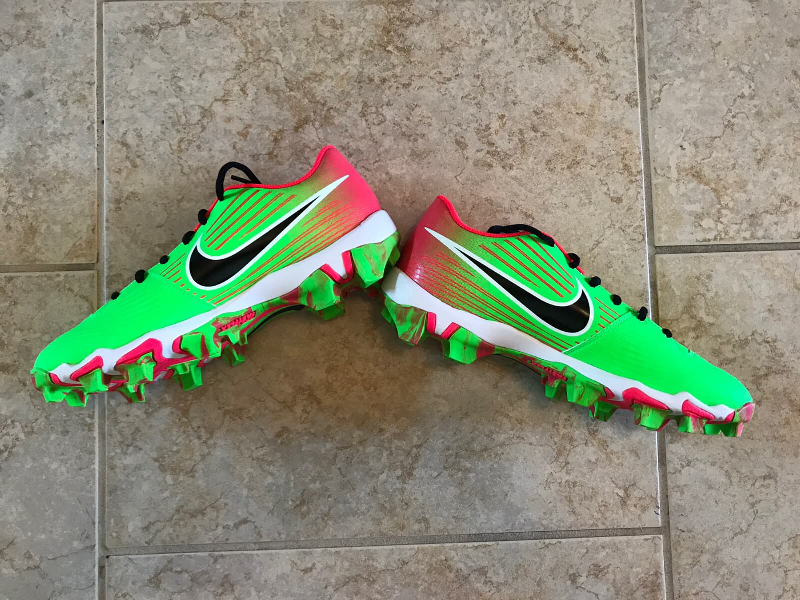 Women’s Nike Softball Cleats Shoes Size 6.5 4