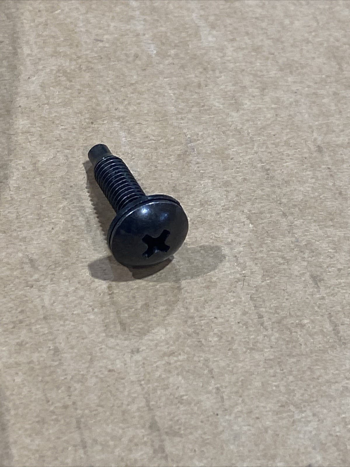 10-32 Rack Screws - 100 Pack RoHS Compliant New 3