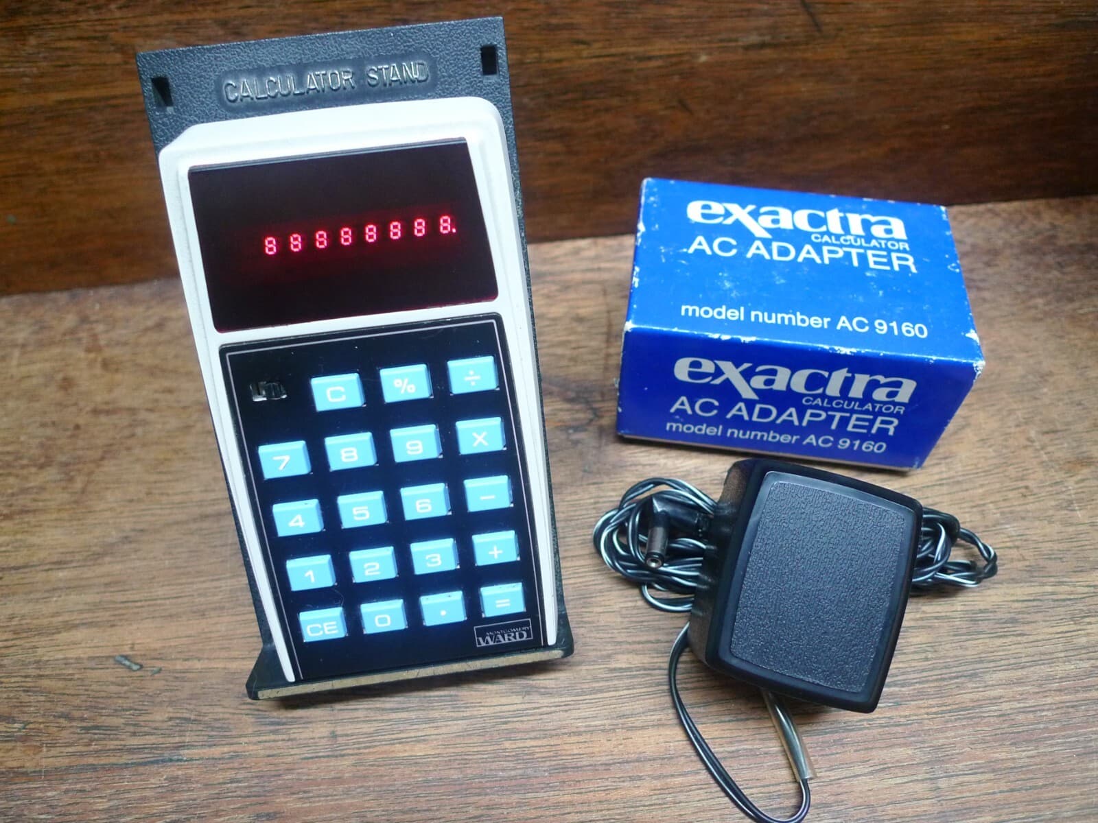 MONGOMERY WARD P100 ULTRA RARE VINTAGE CALCULATOR WORKS PERFECTLY