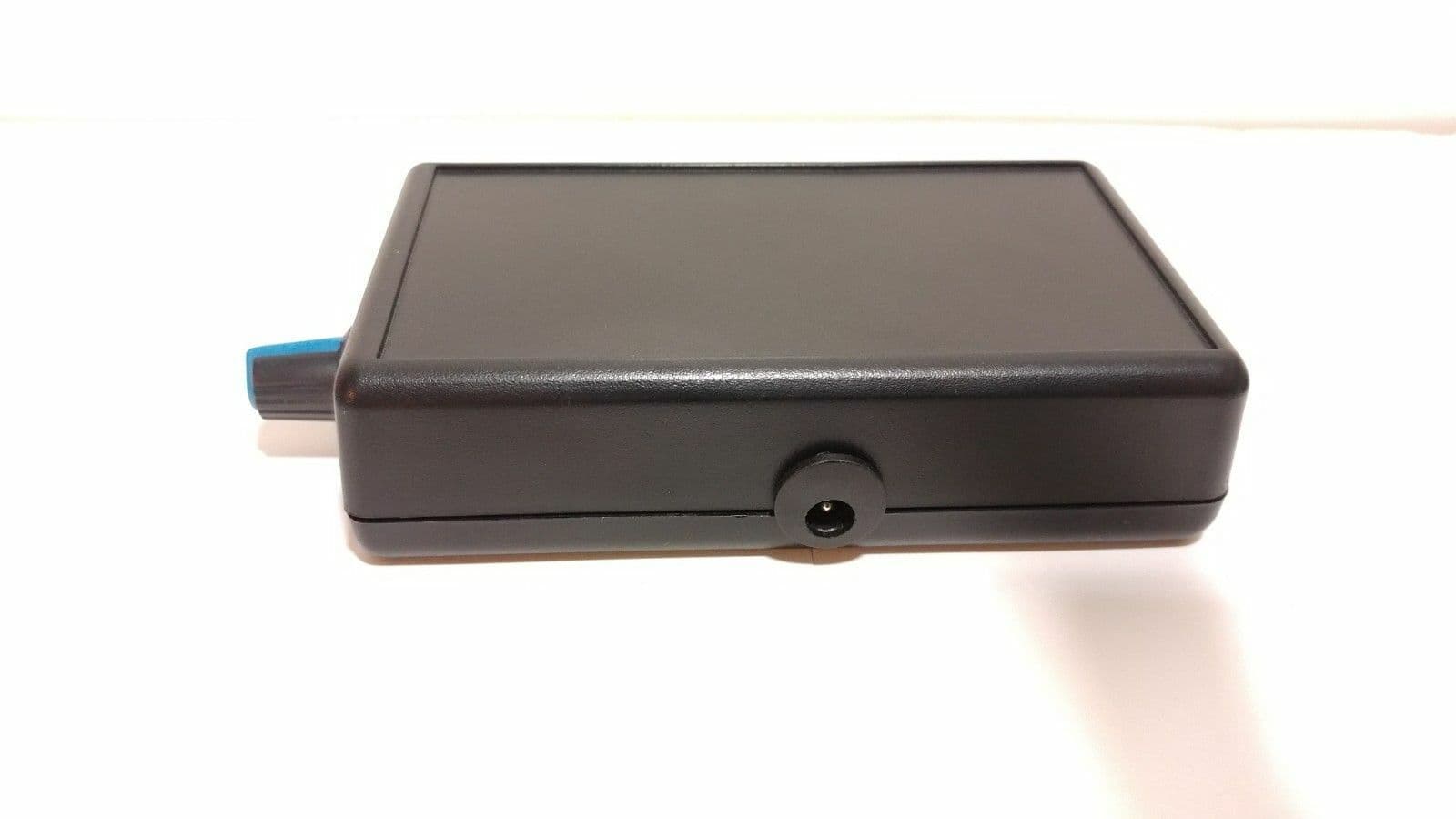 AM radio transmitter for vintage radio battery or mains operation 2