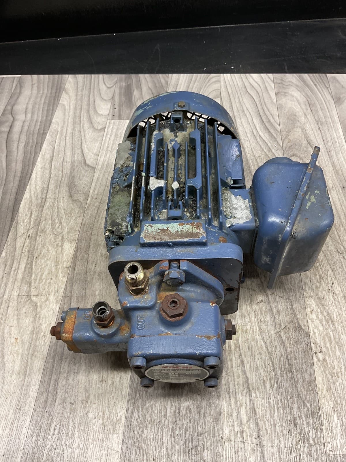 Hitachi  Induction Motor 3Ph, 4Pole, & Nachi Variable Vane Pump #4023D149PR5SI 4